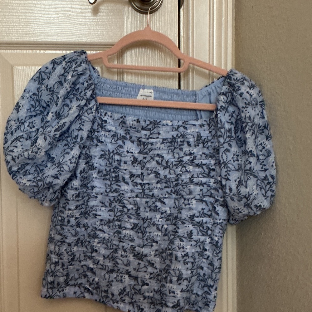 Abercrombie Kids Blue Floral Puff Sleeve Blouse